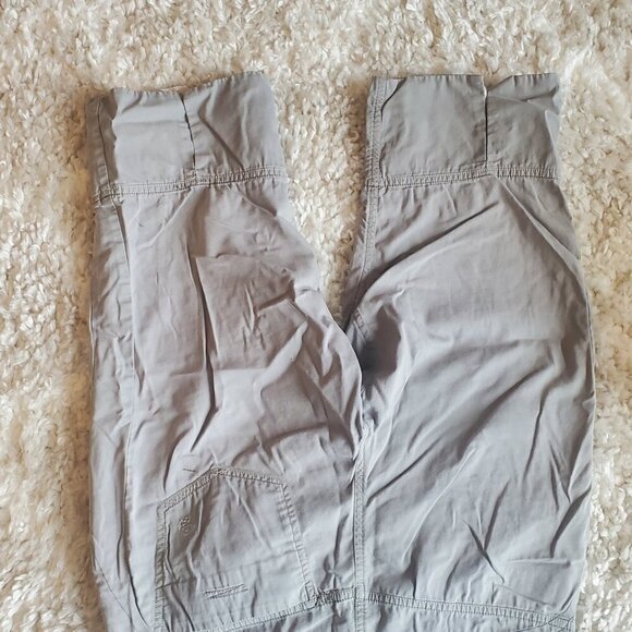 mountain hardware Hiking bermuda shorts. khaki sz 10. - Picture 2 of 4